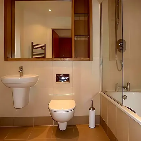 Gateway Serviced 4*