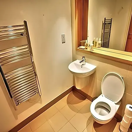 Gateway Serviced 4* ليدز